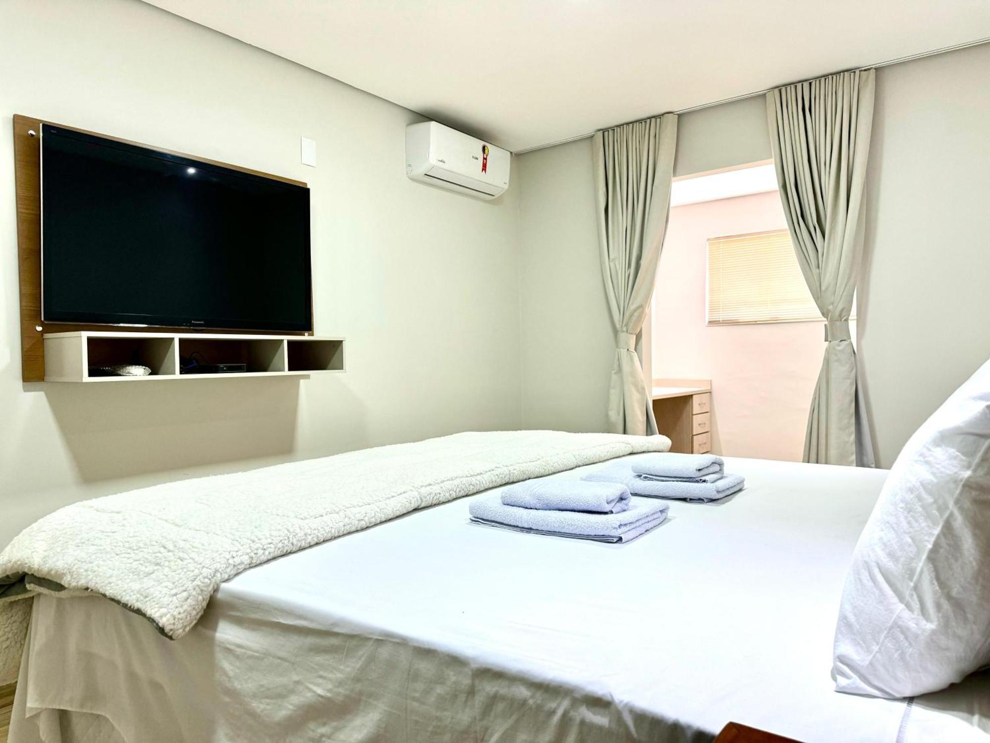 Apartamentos A 200M Do Centro - Hospedaria Villa Da Pedra Тірадентіс Екстер'єр фото