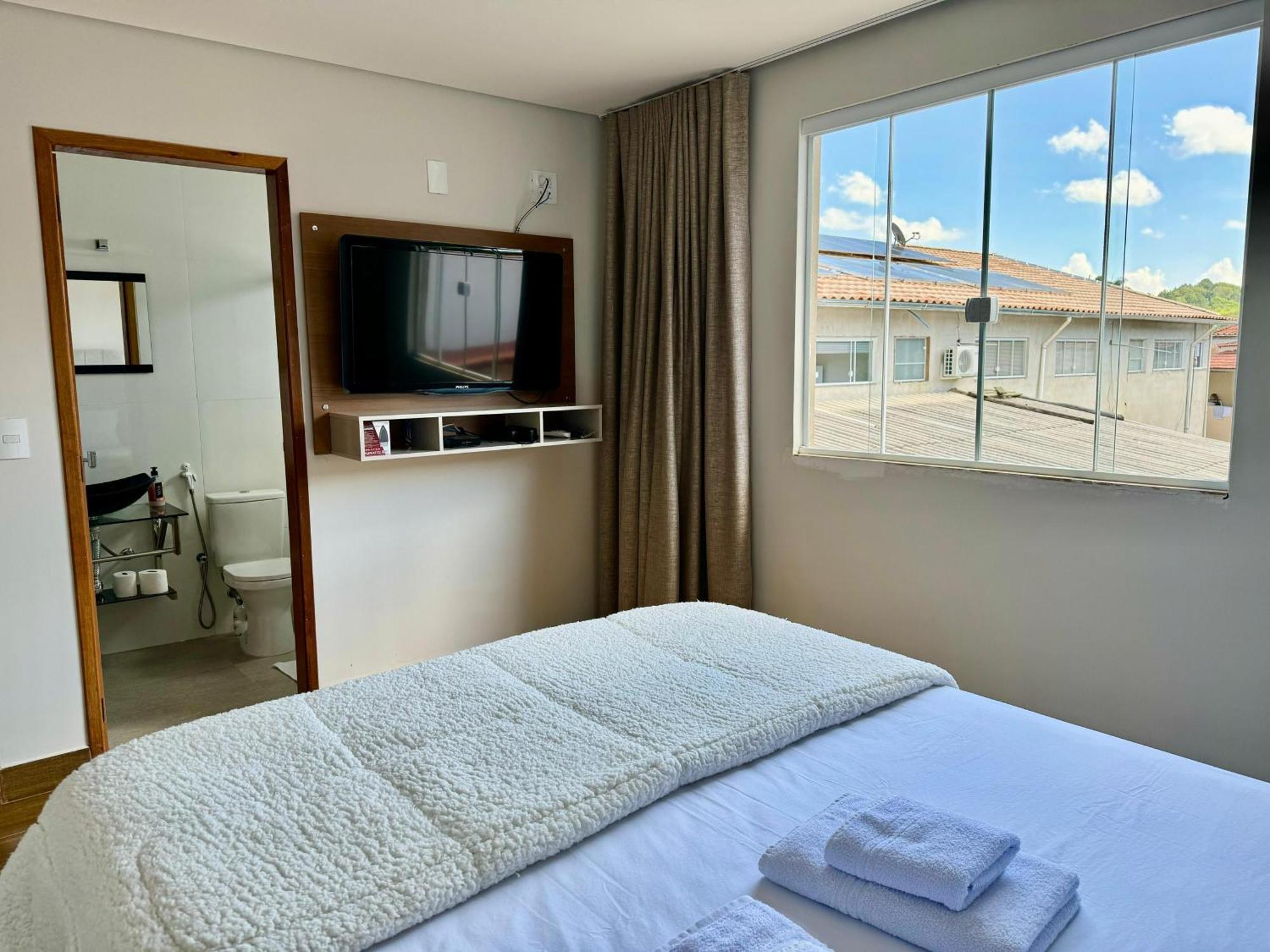Apartamentos A 200M Do Centro - Hospedaria Villa Da Pedra Тірадентіс Екстер'єр фото