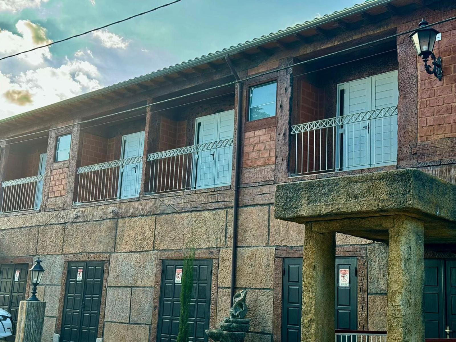Apartamentos A 200M Do Centro - Hospedaria Villa Da Pedra Тірадентіс Екстер'єр фото
