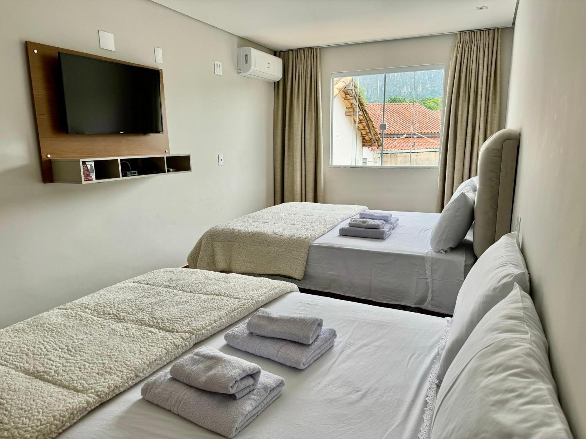 Apartamentos A 200M Do Centro - Hospedaria Villa Da Pedra Тірадентіс Екстер'єр фото