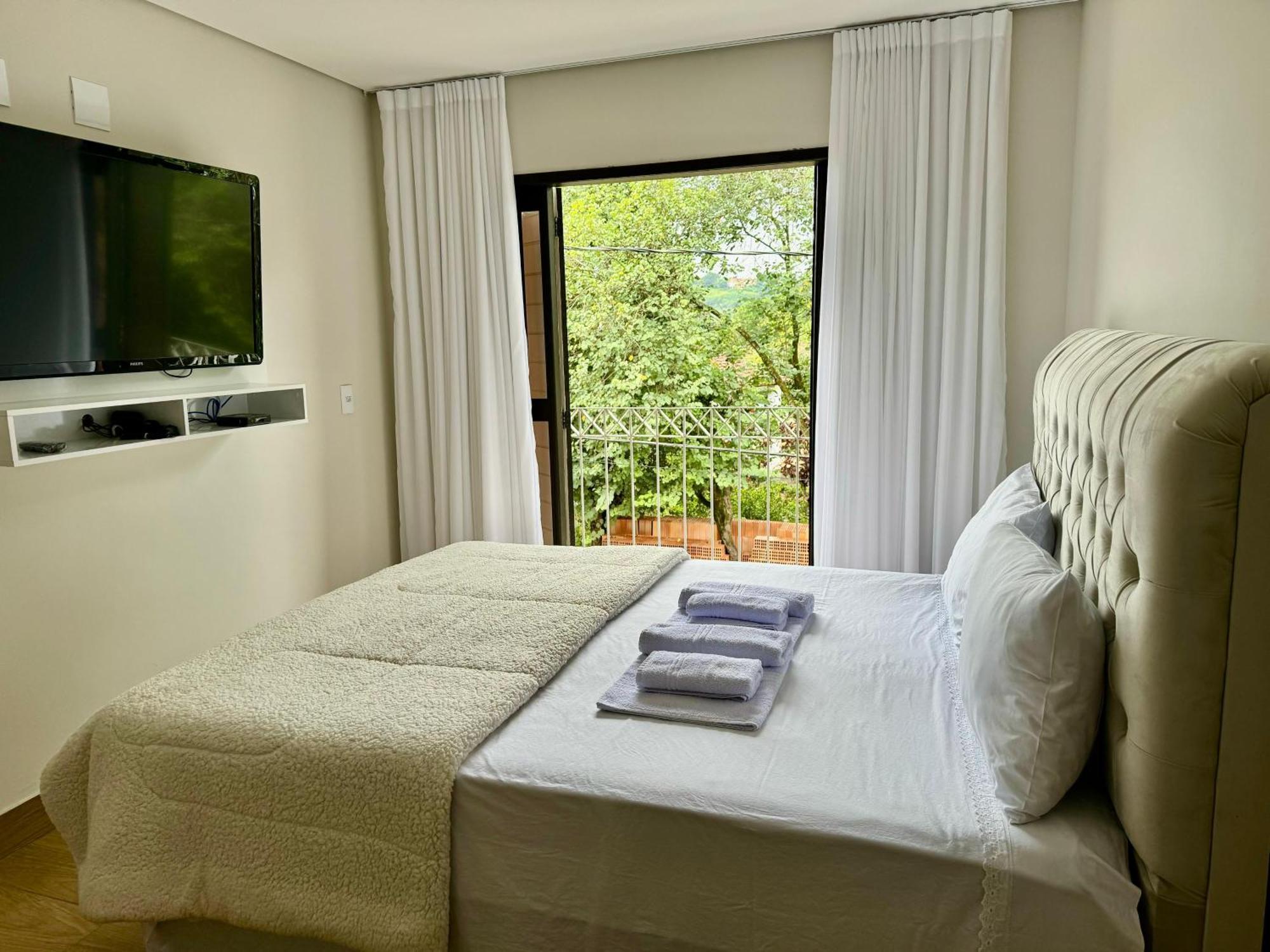 Apartamentos A 200M Do Centro - Hospedaria Villa Da Pedra Тірадентіс Екстер'єр фото