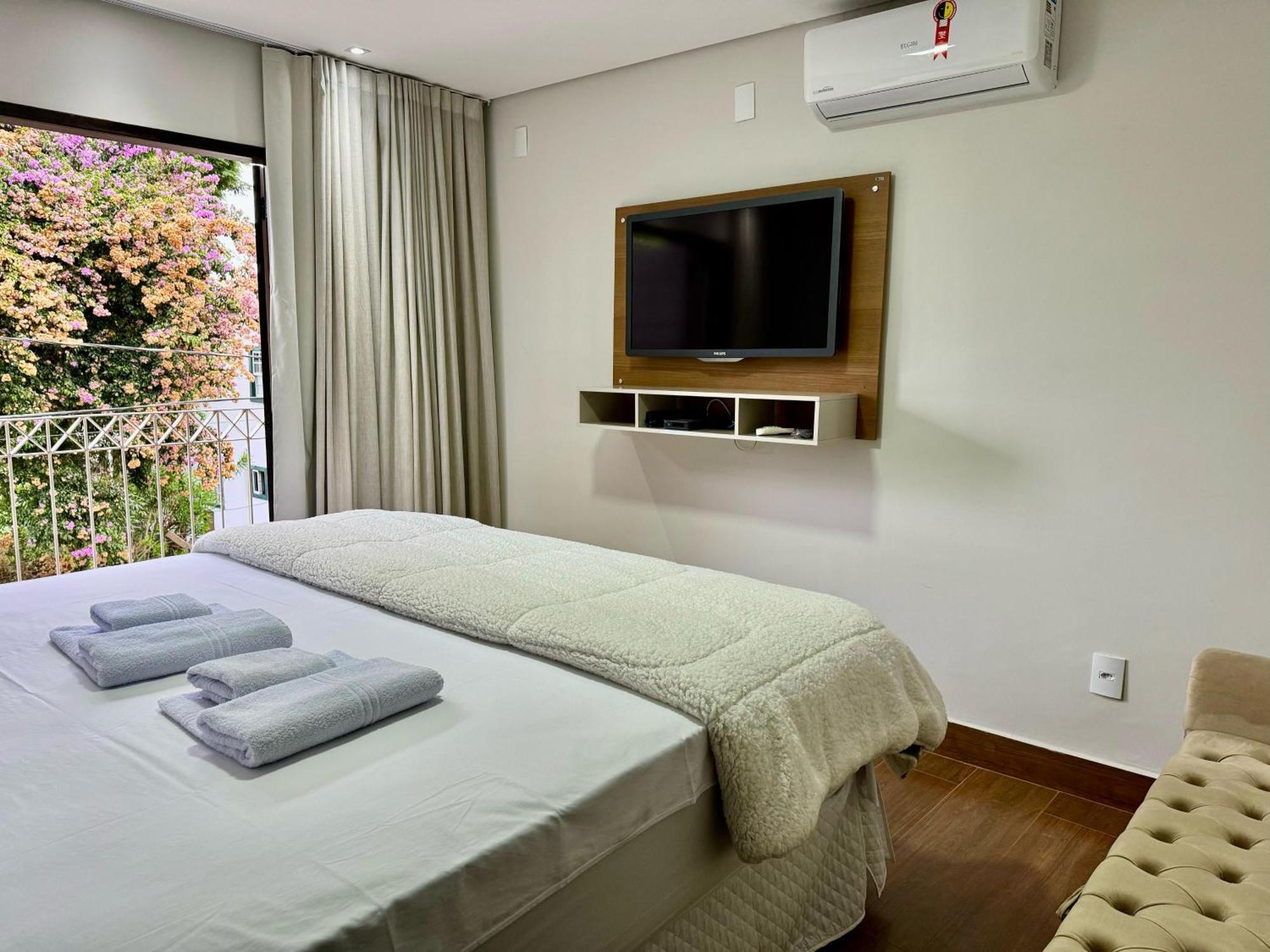 Apartamentos A 200M Do Centro - Hospedaria Villa Da Pedra Тірадентіс Екстер'єр фото