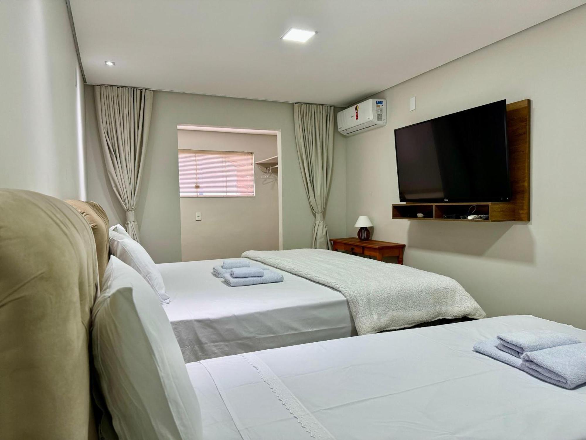 Apartamentos A 200M Do Centro - Hospedaria Villa Da Pedra Тірадентіс Екстер'єр фото